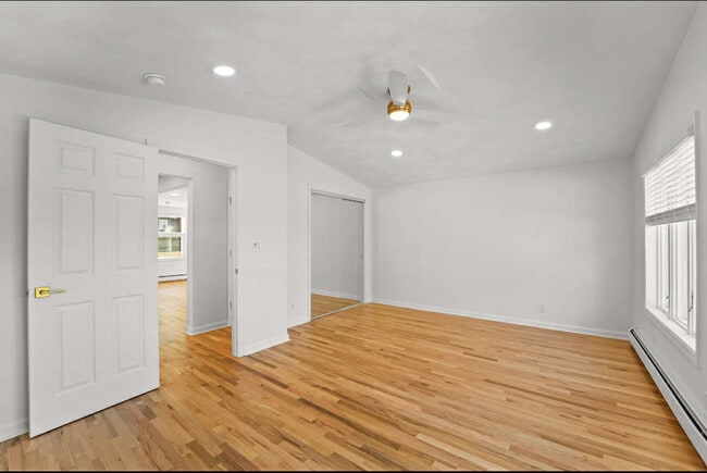 Building Photo - 116 Mary St