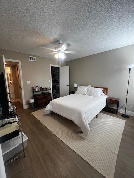 Building Photo - 2846 S University Dr