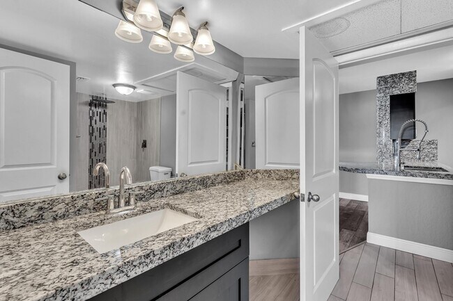 Building Photo - 2803 N Oakland Forest Dr
