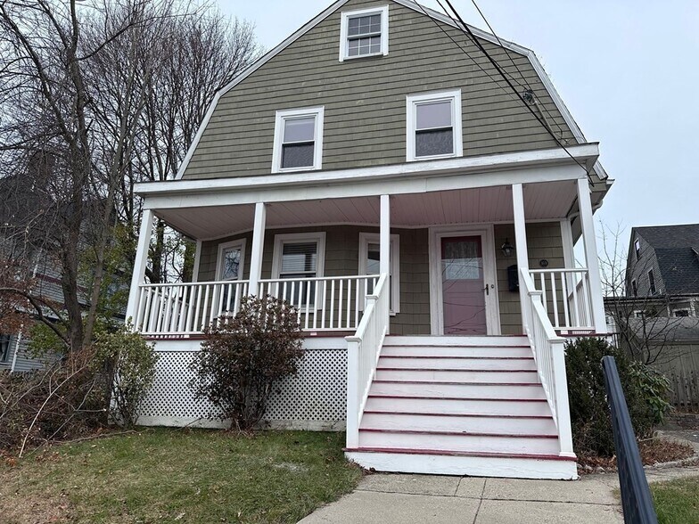 Primary Photo - 169 Willow St