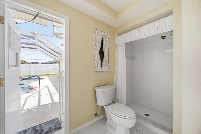 Building Photo - "Spacious 3-Bedroom Retreat with 2 Full Baths in Rotonda West Pinehurst!"