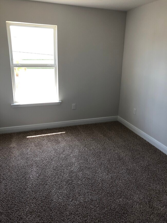 Building Photo - 7474 Shadow Lake Dr.