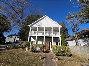 Building Photo - 889 Crew St SW