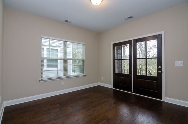 Building Photo - 2045 Moultrie Cir