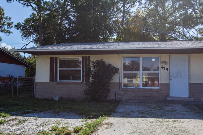 Primary Photo - 415 Country Ln Dr