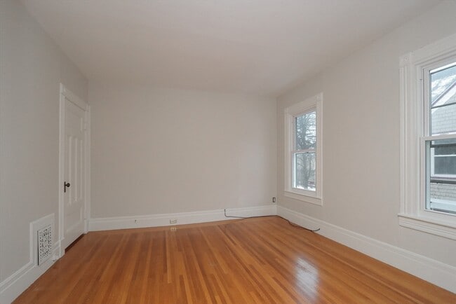 Building Photo - 61 Washington Rd