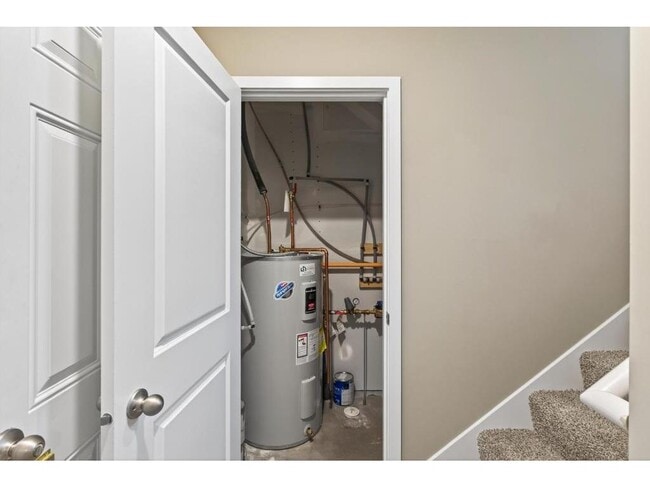 Building Photo - 6612 Hinterland Trl S