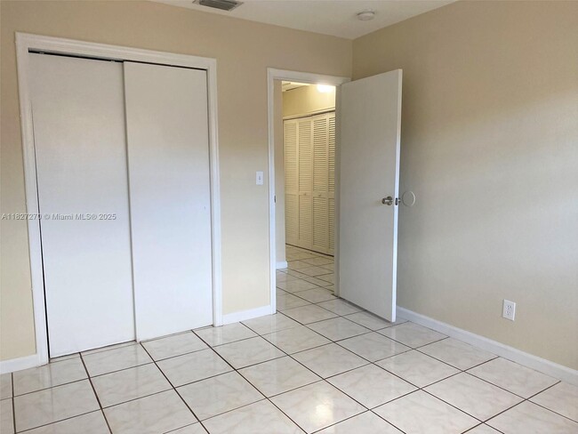 Building Photo - 4051 SW 23rd St