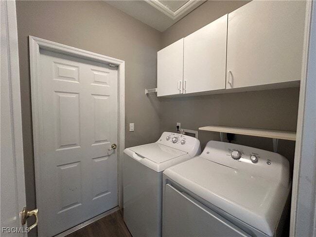 Building Photo - 9947 Colonial Walk N