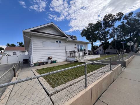 Building Photo - 433 Bridger Ave