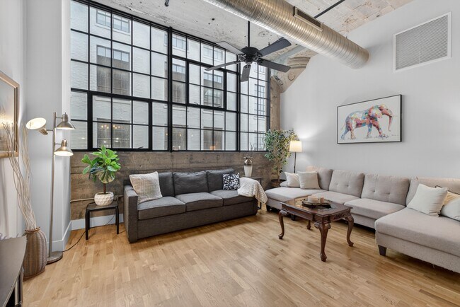 Building Photo - 4100 Forest Park Ave