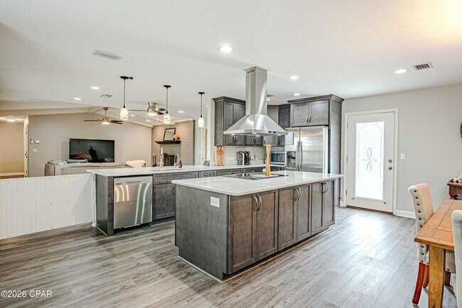 Building Photo - 1112 Colorado Ave