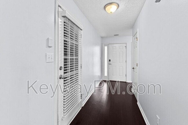 Building Photo - 4794 Orchard Hill Dr