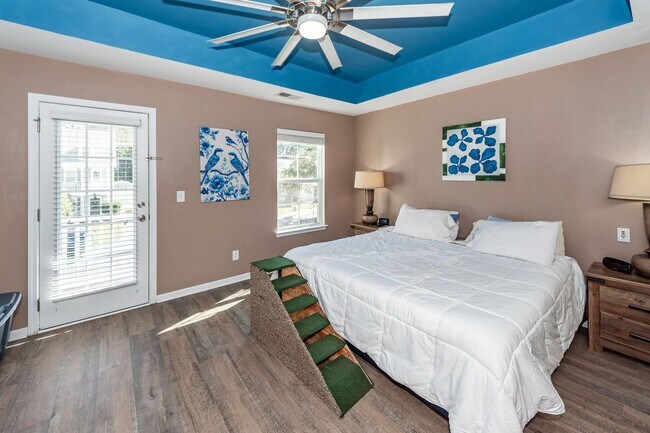 Building Photo - 4 Bedroom, 2.5 Bathroom Home in Brownswood...