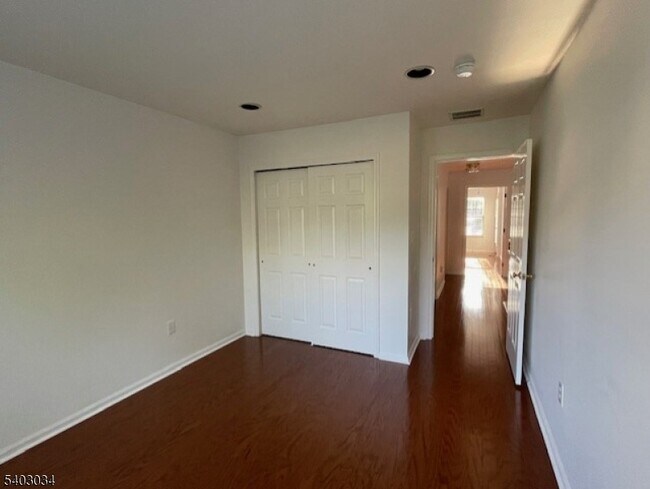 Building Photo - 33 Dorchester Dr