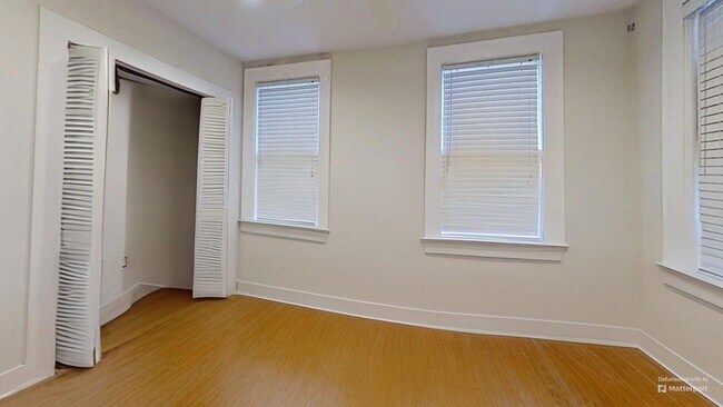Building Photo - 135 1/2 Wentworth Street