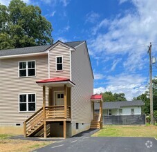 Building Photo - Beautiful two-story duplex