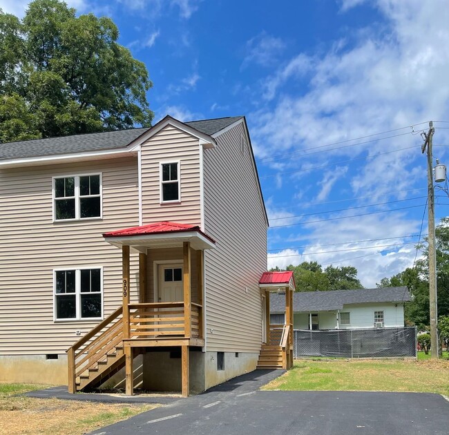 Primary Photo - Beautiful two-story duplex