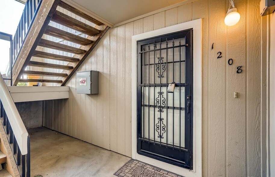 Building Photo - 5565 W 76th Ave