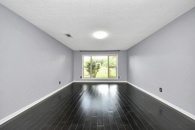 Building Photo - 3410 Crow Valley Dr