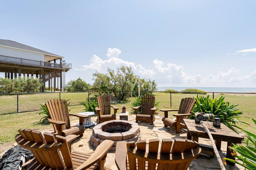 Building Photo - 986 Dolly St