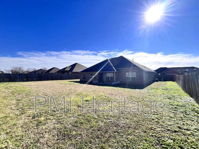 Building Photo - 4300 SW Limestone Ave