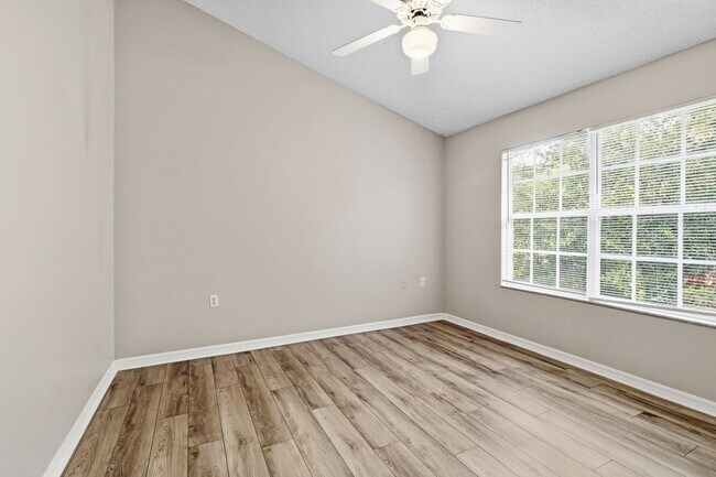 Building Photo - 10000 SW 52nd Ave