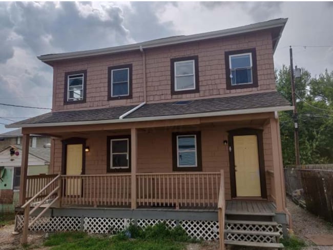 Building Photo - 43 1/2 Rodgers Ave