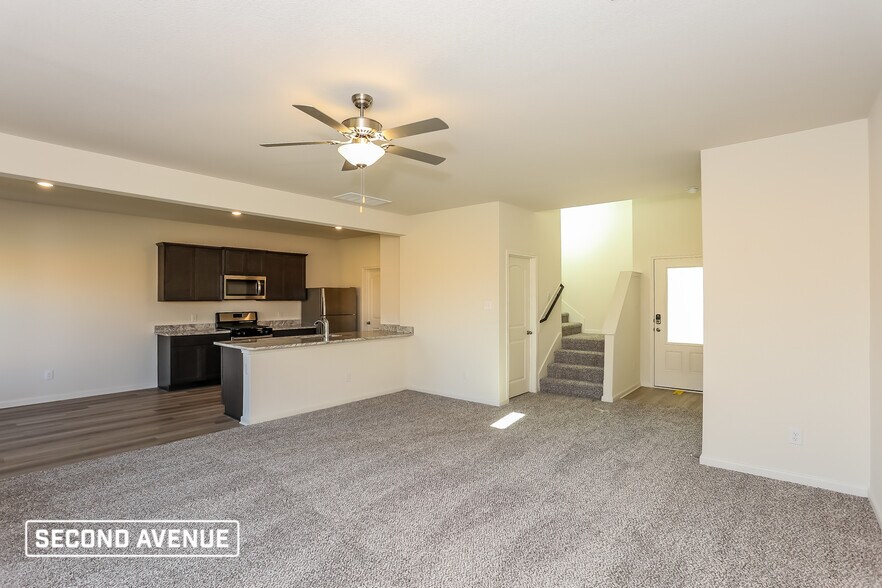 Building Photo - 1305 Woodwinds Dr