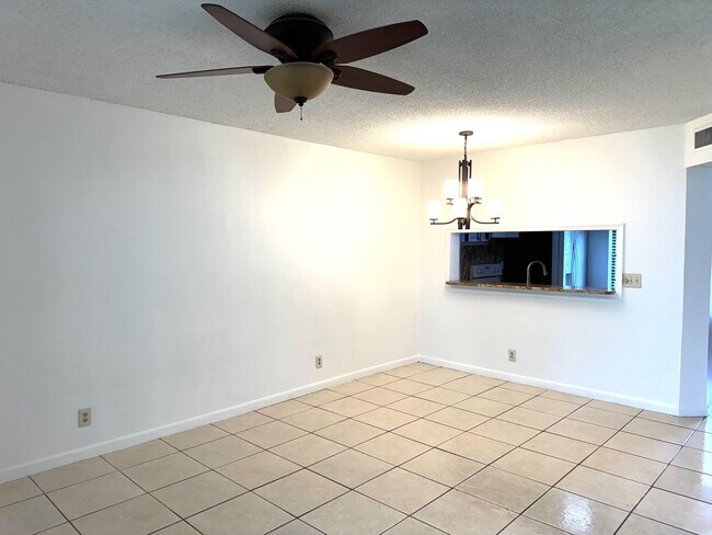 Building Photo - 2424 NW 89th Dr