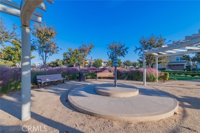 Building Photo - 6248 Desales St