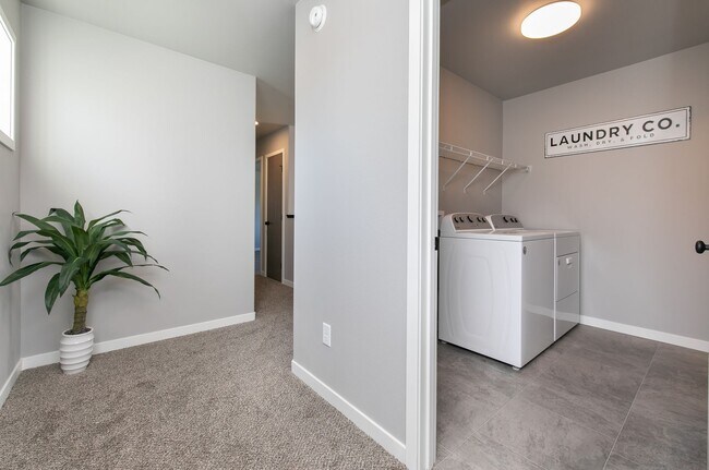 Building Photo - 4-bedroom, 3.5-bathroom West Fargo Single-Family Home w/ 3 Stall Garage