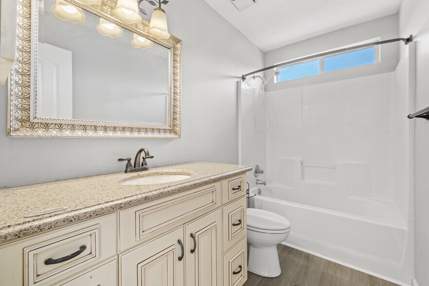 Building Photo - 305 Hidden Falls Ct