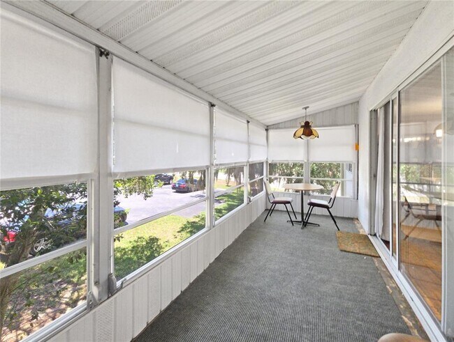 Building Photo - 553 Fairways Cir