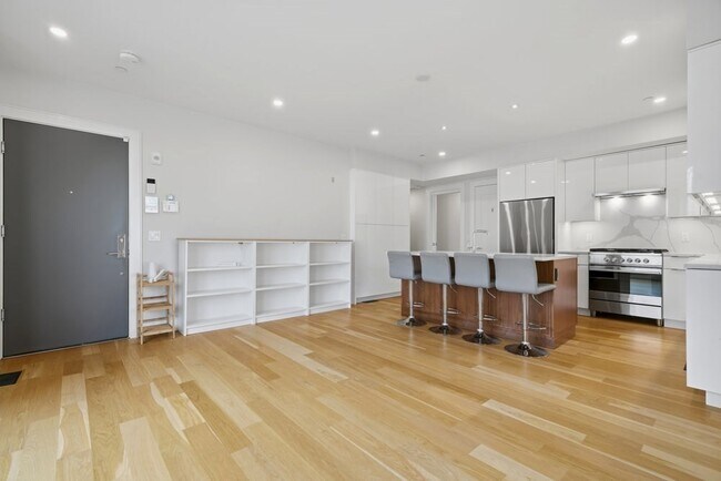 Building Photo - 38 Englewood Ave