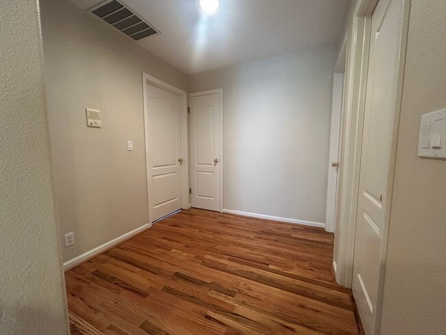 Building Photo - 142 Pine Canyon Rd