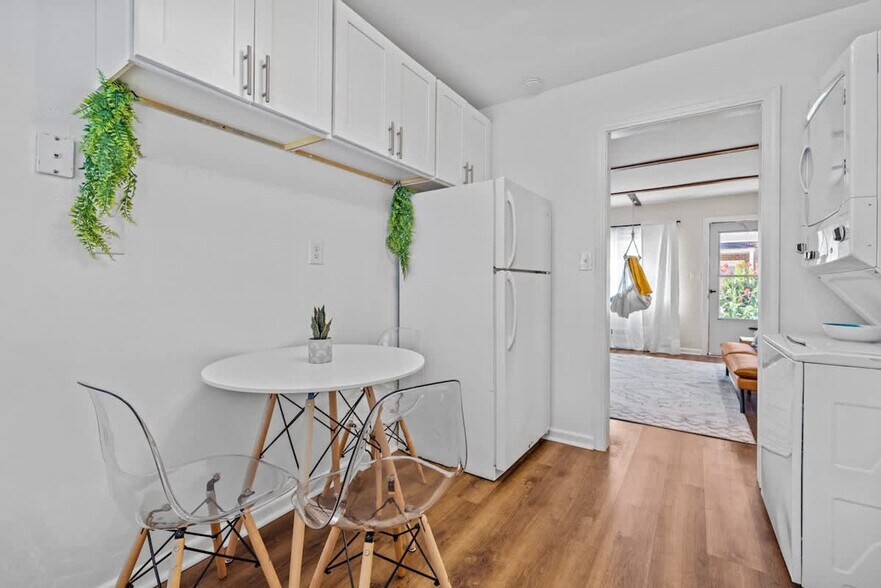 Building Photo - 172 Cherry St