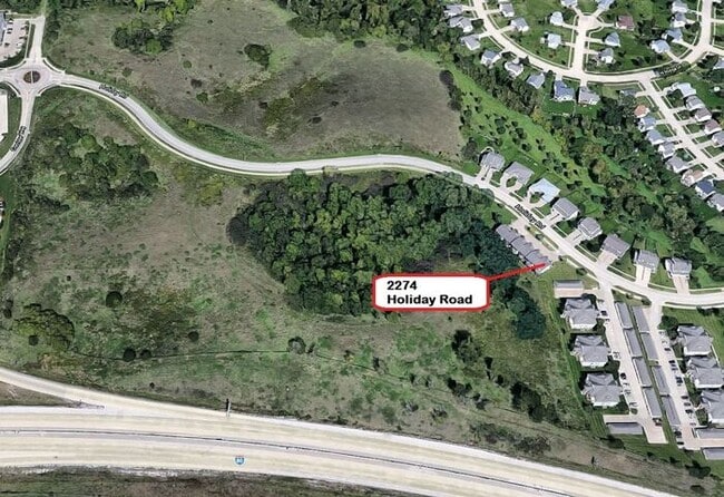 Building Photo - $2,100 | 3 Bedroom, 2 Bathroom Townhouse | NO PETS | Available for August 1st, 2026 Move In!