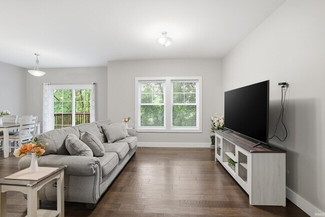 Building Photo - 0 N Cypress Ln