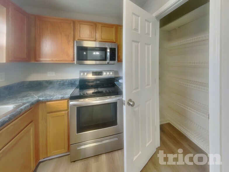 Building Photo - 412 Remington Ct