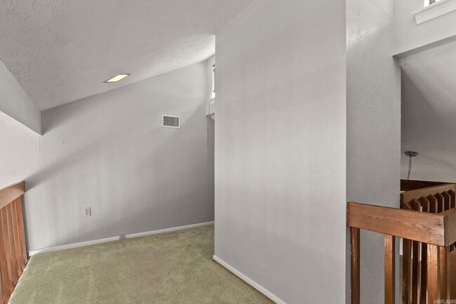 Building Photo - 102 Windwood Ln