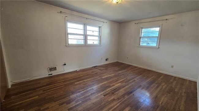 Building Photo - 7 Eliza St