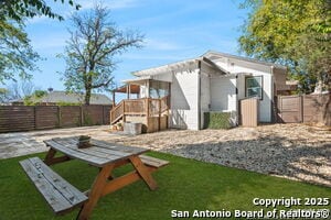 Building Photo - 810 Dakota St