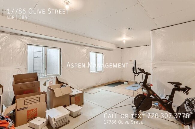 Building Photo - Bright and spacious 4BR, 3BA! Great location!