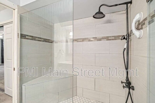 Building Photo - 6677 Ryan Chase Ct