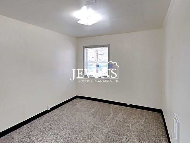 Building Photo - 20 S Fair Ave