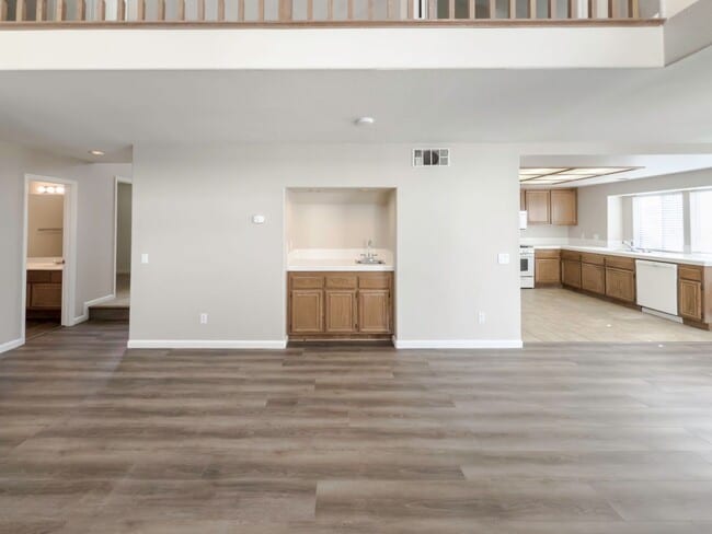 Building Photo - 4 BEDROOM / 3 CAR GARAGE MURRIETA HOME FOR...