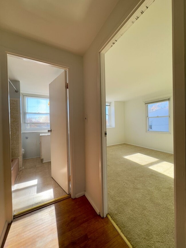 Building Photo - Charming 3 Bed/1.5Bath in Parkville, MD!