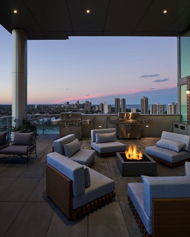 Building Photo - 296 W Hill St