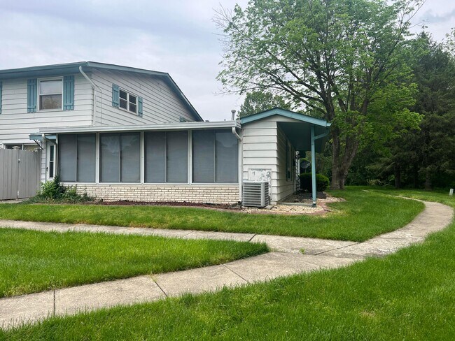 Building Photo - 2548 Burgandy Ln
